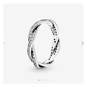 Pandora Sparkling Twisted Lines Ring